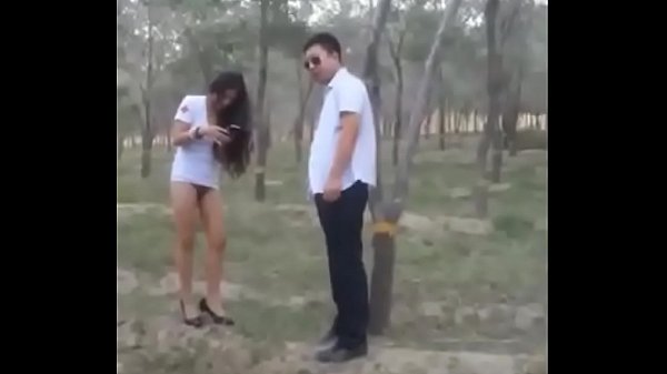 泉州嗨哥找来混血极品女神一女三男丛林约战，露脸 – www.klmfl.net